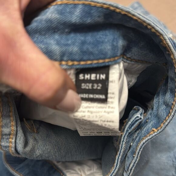 SHEIN Shorts  with pearl chains - Picture 3 of 3